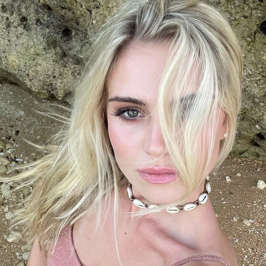 Mia Sophie Neuland posted by cashmere1977-2