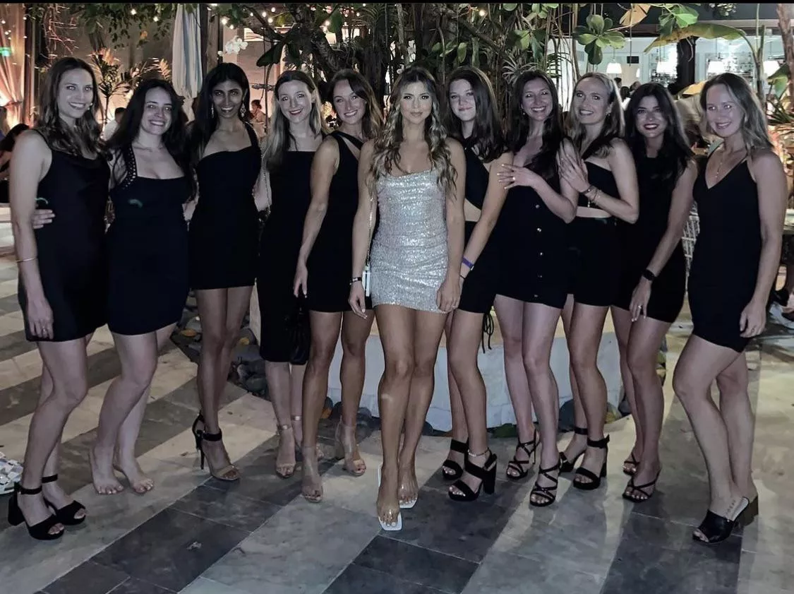 Miami Hotties posted by carmenkinsley1