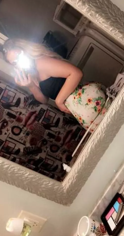 midday vibe..🥴🙈 by curemelite