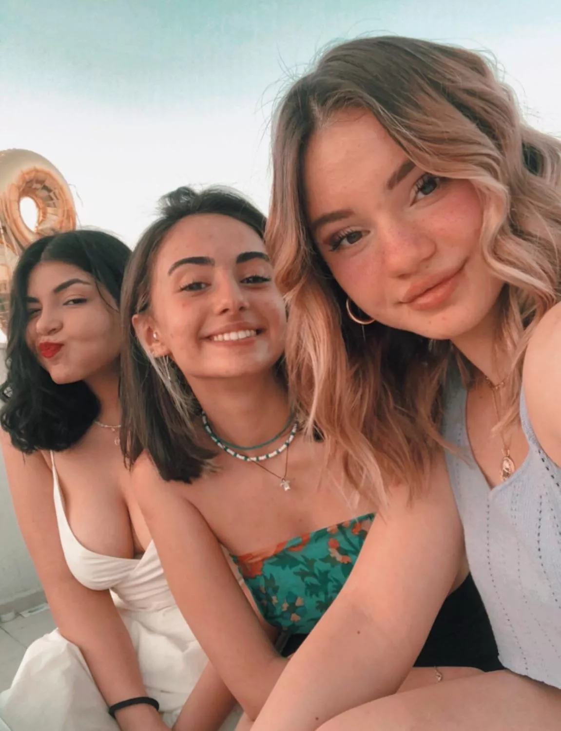 Middle Eastern Girls posted by abc_nsfw