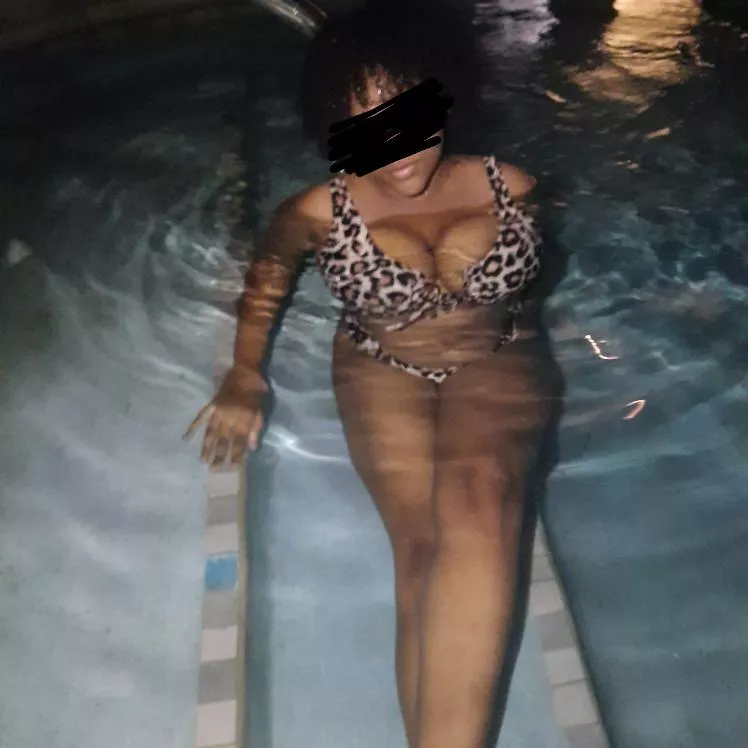 midnight swim posted by parallel_dolll