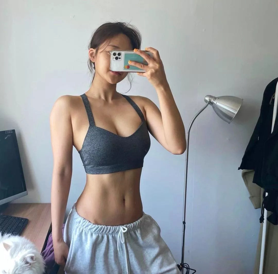 midriff posted by Adventurous_Ad1799