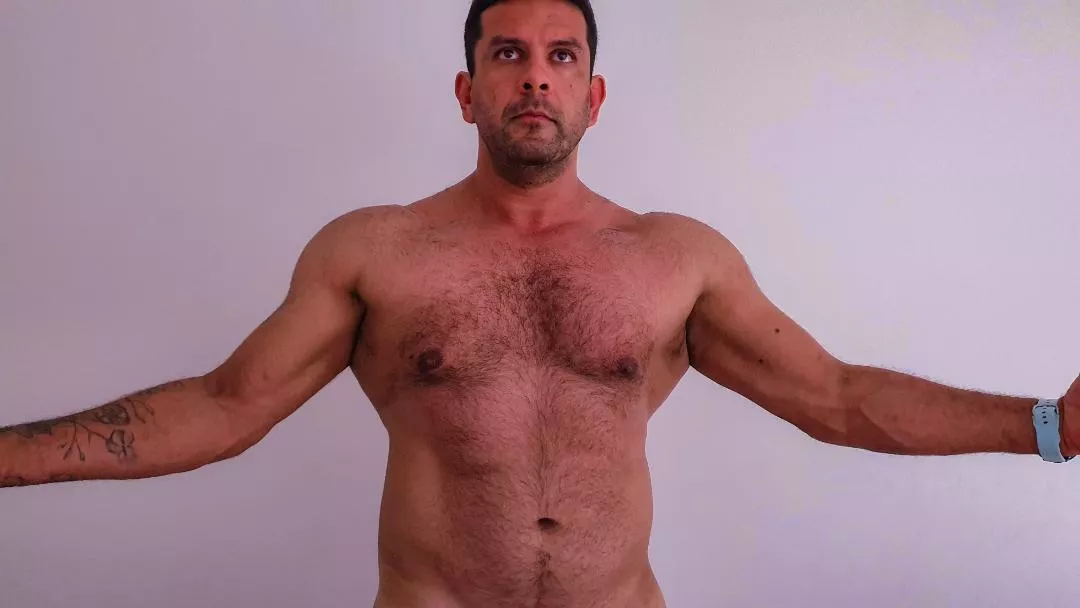 (m)ight anyone want to join me for a post workout shower? (oc) posted by hamishfitfoodlove