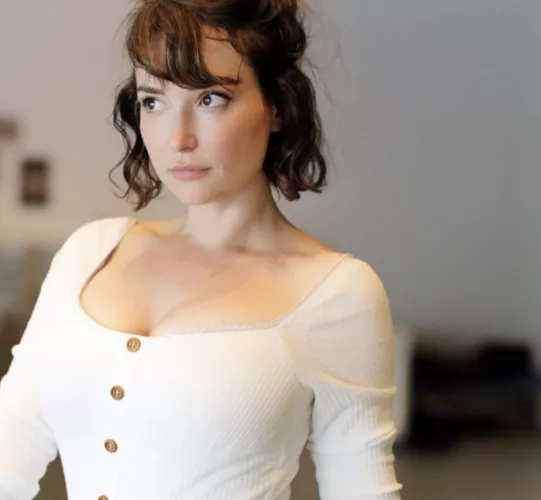 Milana Vayntrub by GoodGuyMaestro