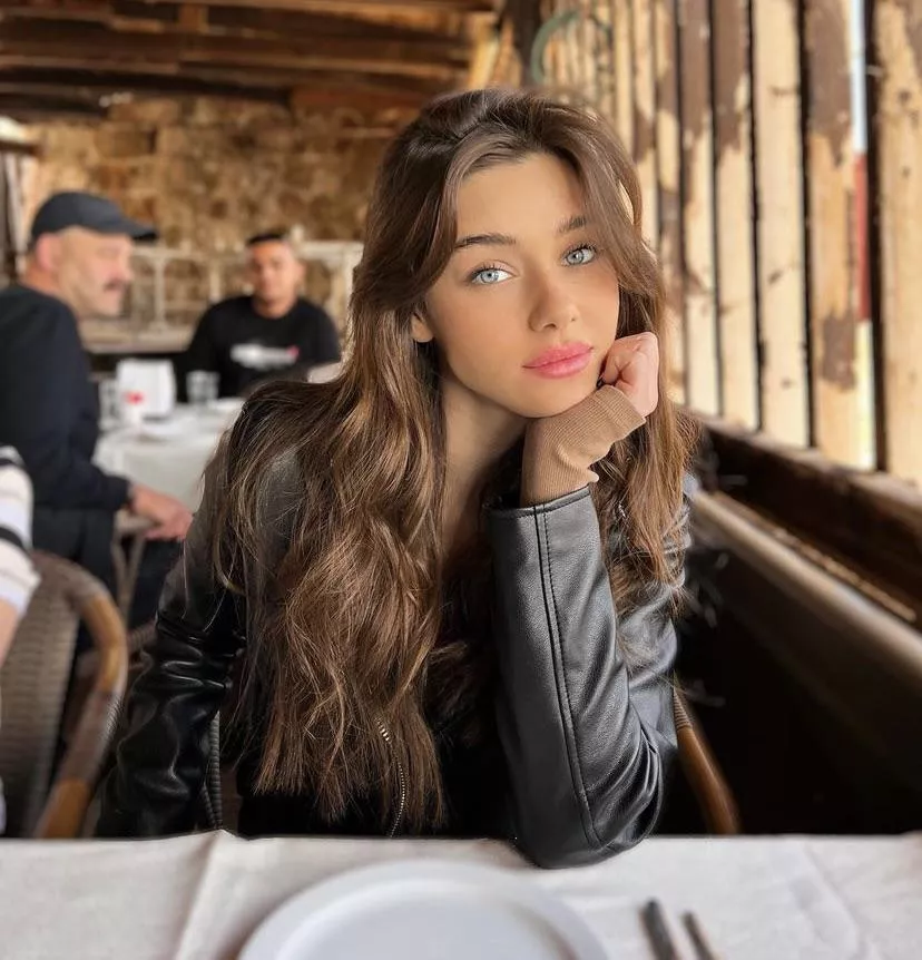 Milana Vino posted by cashmere1977-2