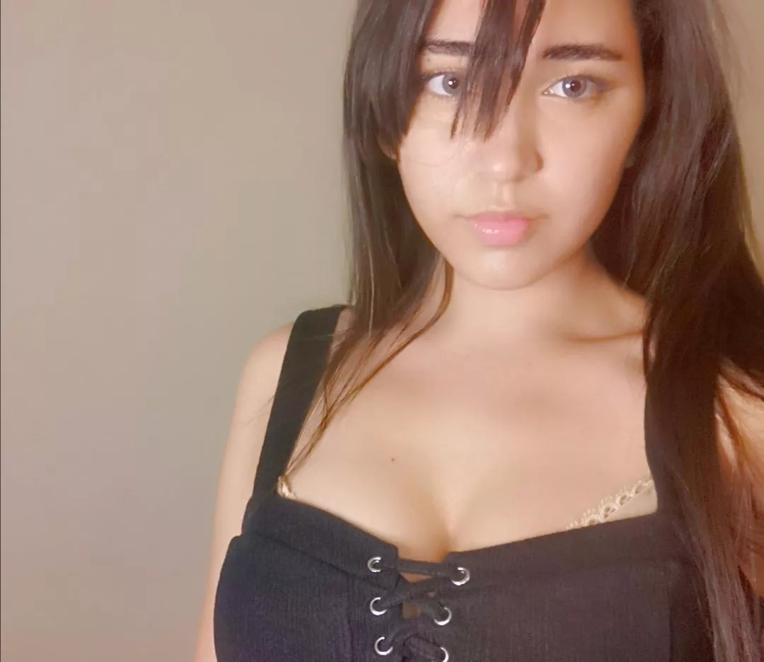 Mild stare (f) posted by NatashaSnyder