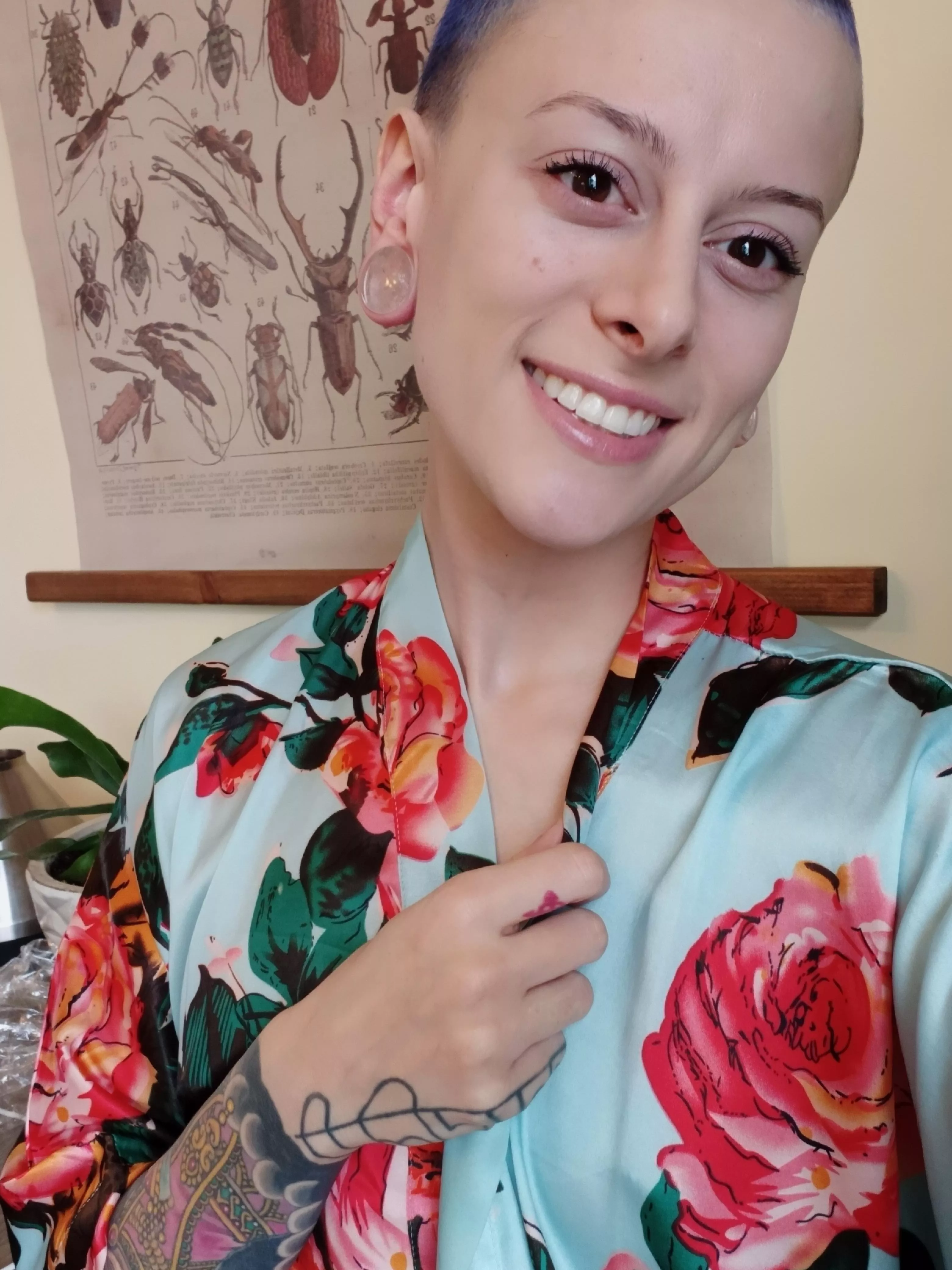 Mild with smiles (f) posted by LayneeDivinee