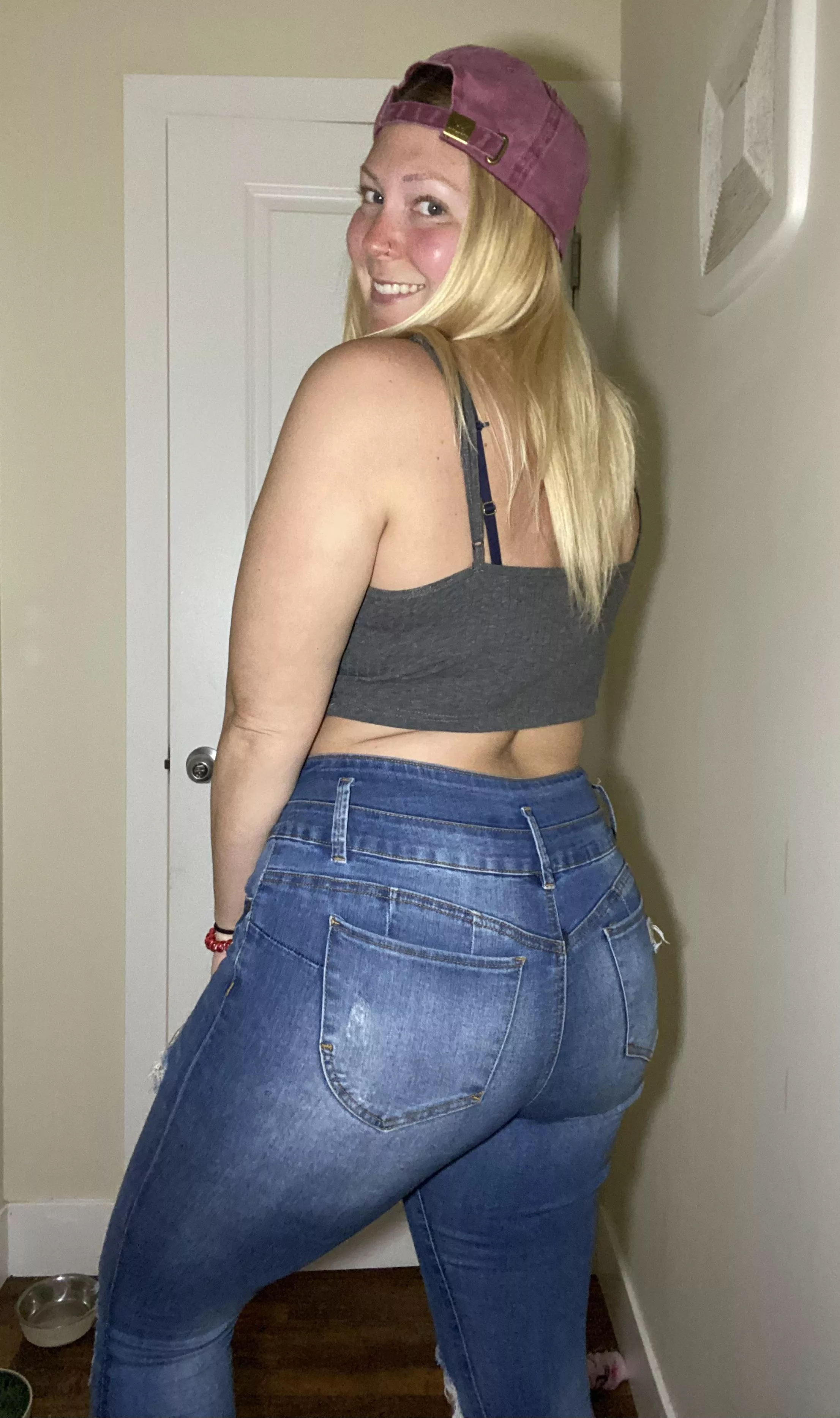 Milf alert posted by ProfessionalTear6088