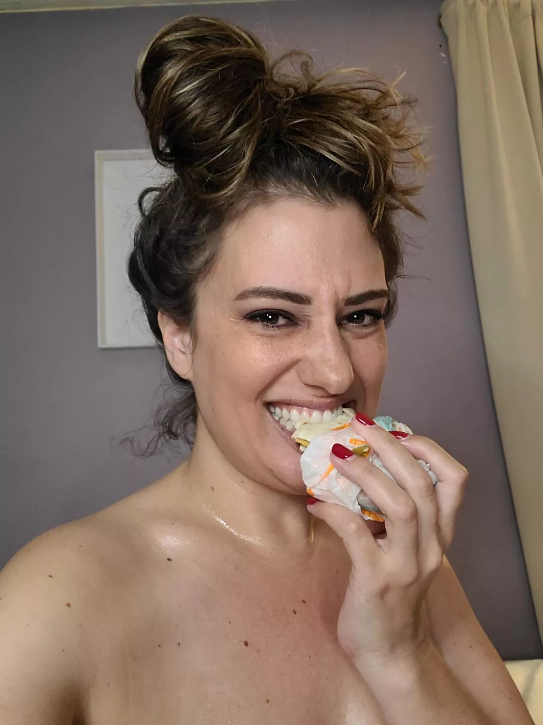 Milfs eating taco bell, is that a kink? posted by shann_nnanigans