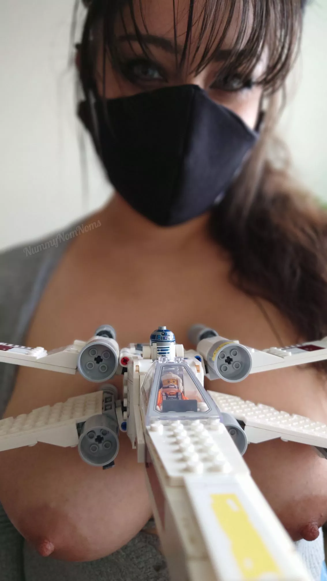 Milfs love Star Wars too! posted by NummyNomNoms