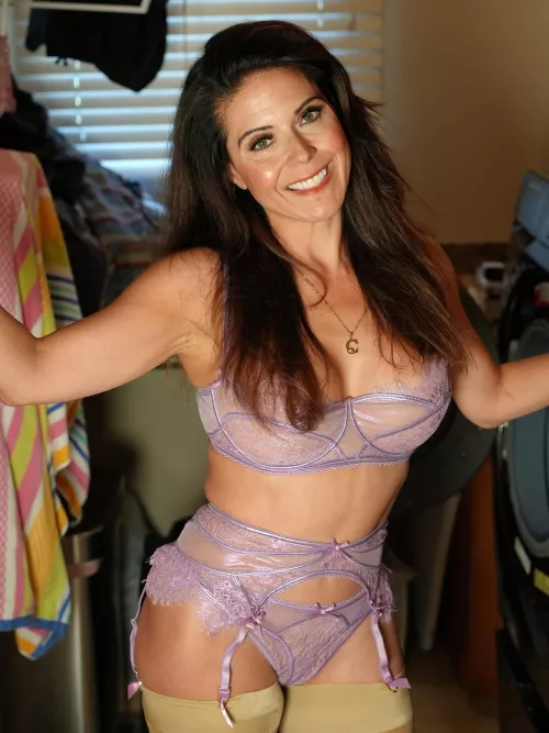 Milfy mom laundry time. Hope I don't get stuck. Because then where will I be.(46F) by maynardpoindexter