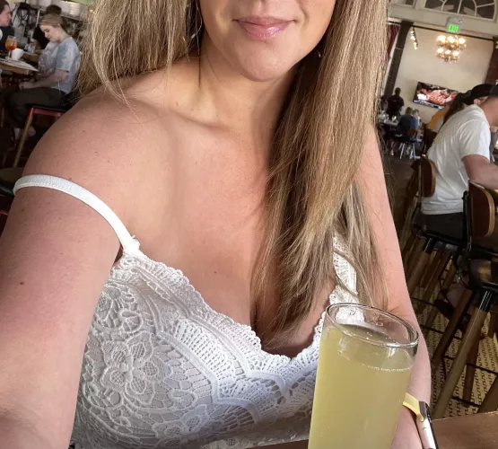 Mimosas for the win. Stay tuned for flashing in Chattanooga 😈 by BralisgG