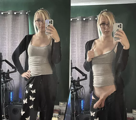 Mind if I 'hang out'? 😜 by exx_ellie