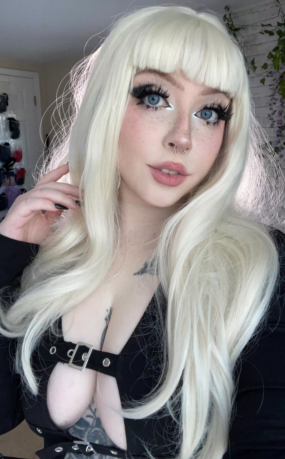 mind if i just share this selfie i felt cute in? posted by gothpixi
