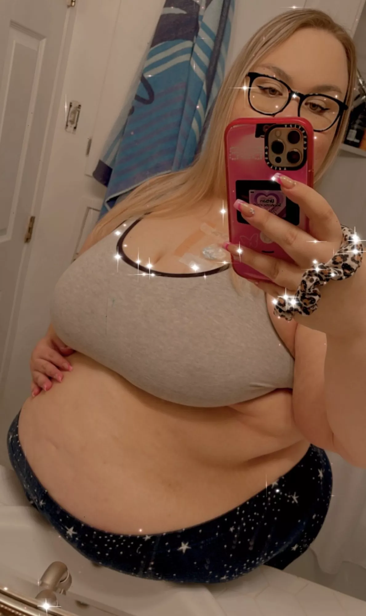 Mind if i rest this here for a bit? posted by Blondebaebe