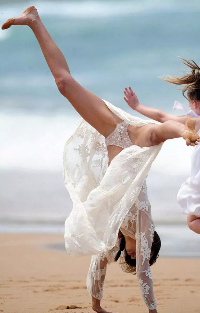 Miranda Kerr posted by TheGoddamnAnswer