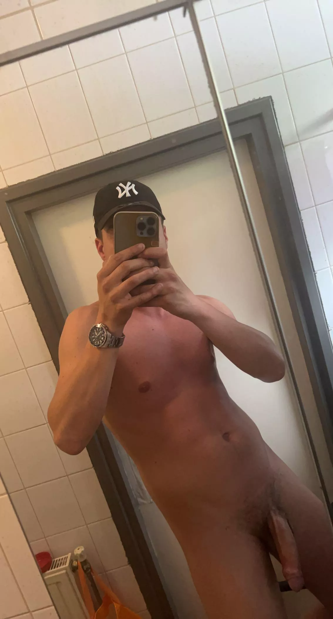 Mirror 📸 posted by farmerjones420