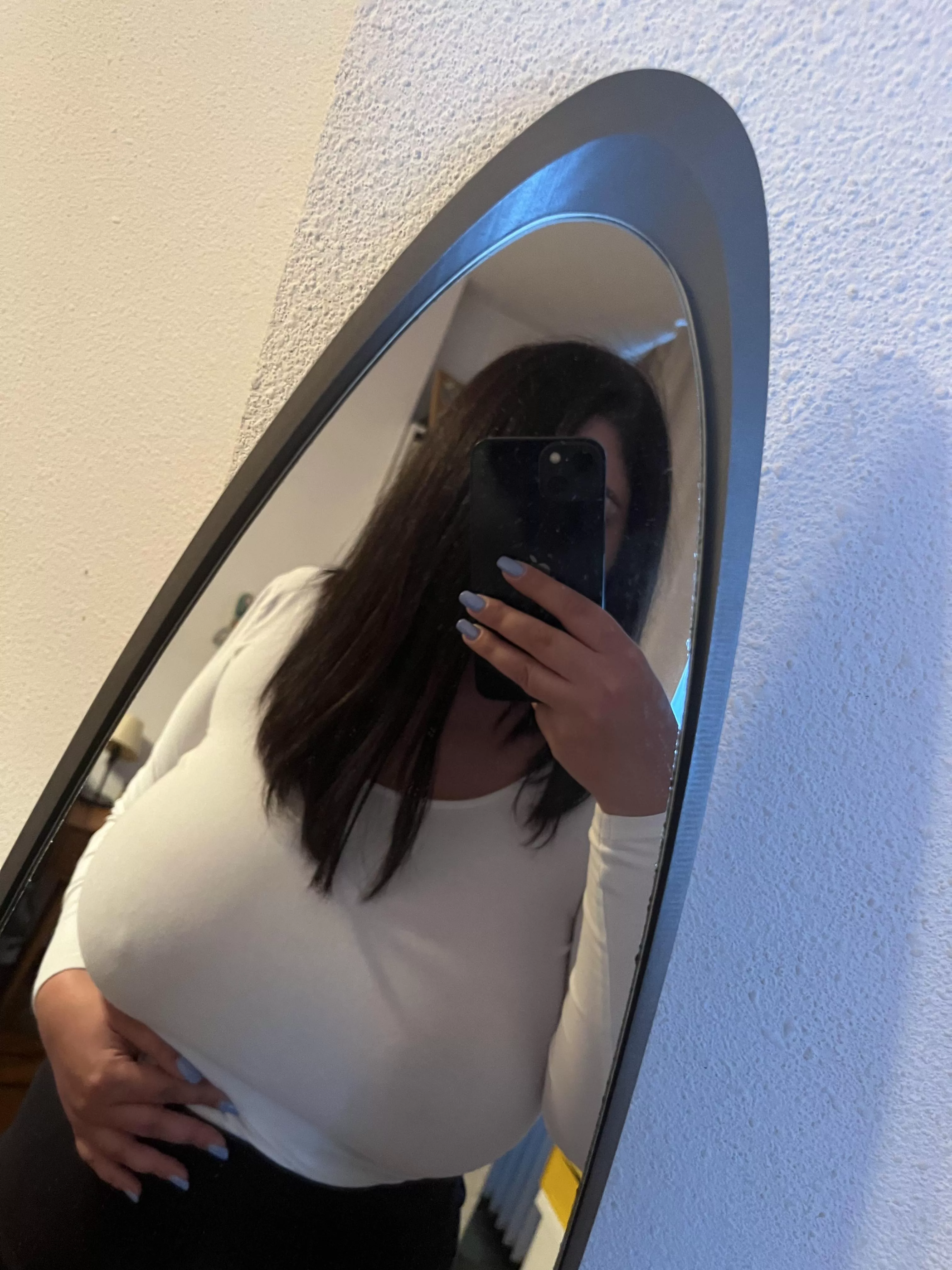 Mirror mirror on the wall 👸🏻 posted by nextdoorqueen_