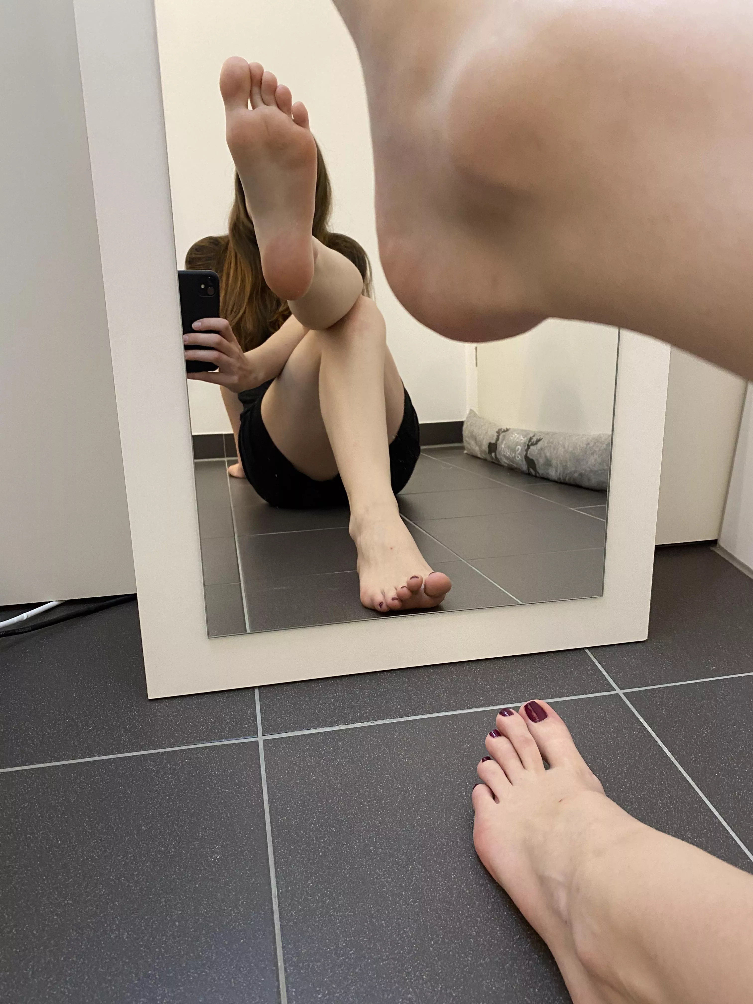 Mirror Mirror on the wall 🤭 💙 posted by MarleysFeetWorld