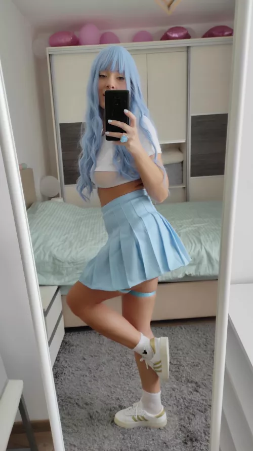 Mirror, mirror on the wall who's the fairest of them all.. by alleyabae