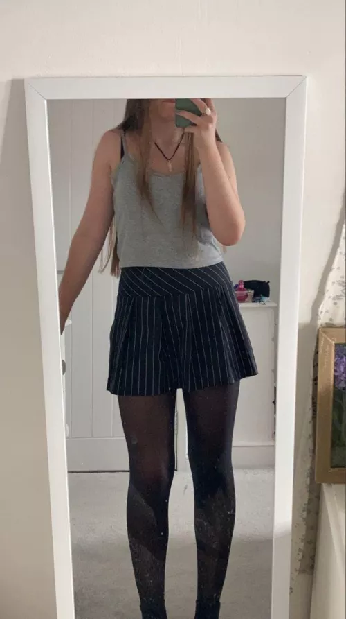 Mirror needs a clean 😭 by Ruby_Bennett