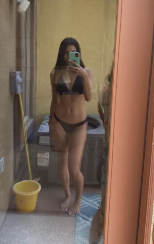 Mirror pic by Past-Hedgehog8476