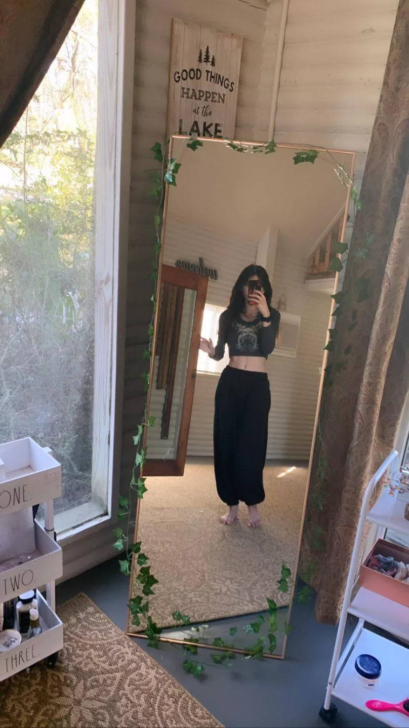 Mirror pic posted by Dankturret1