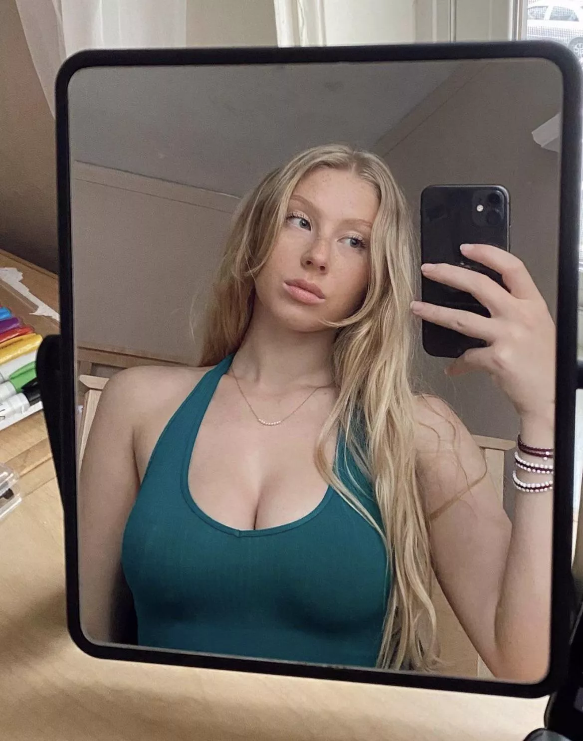 Mirror selfie IRTR posted by boolk753