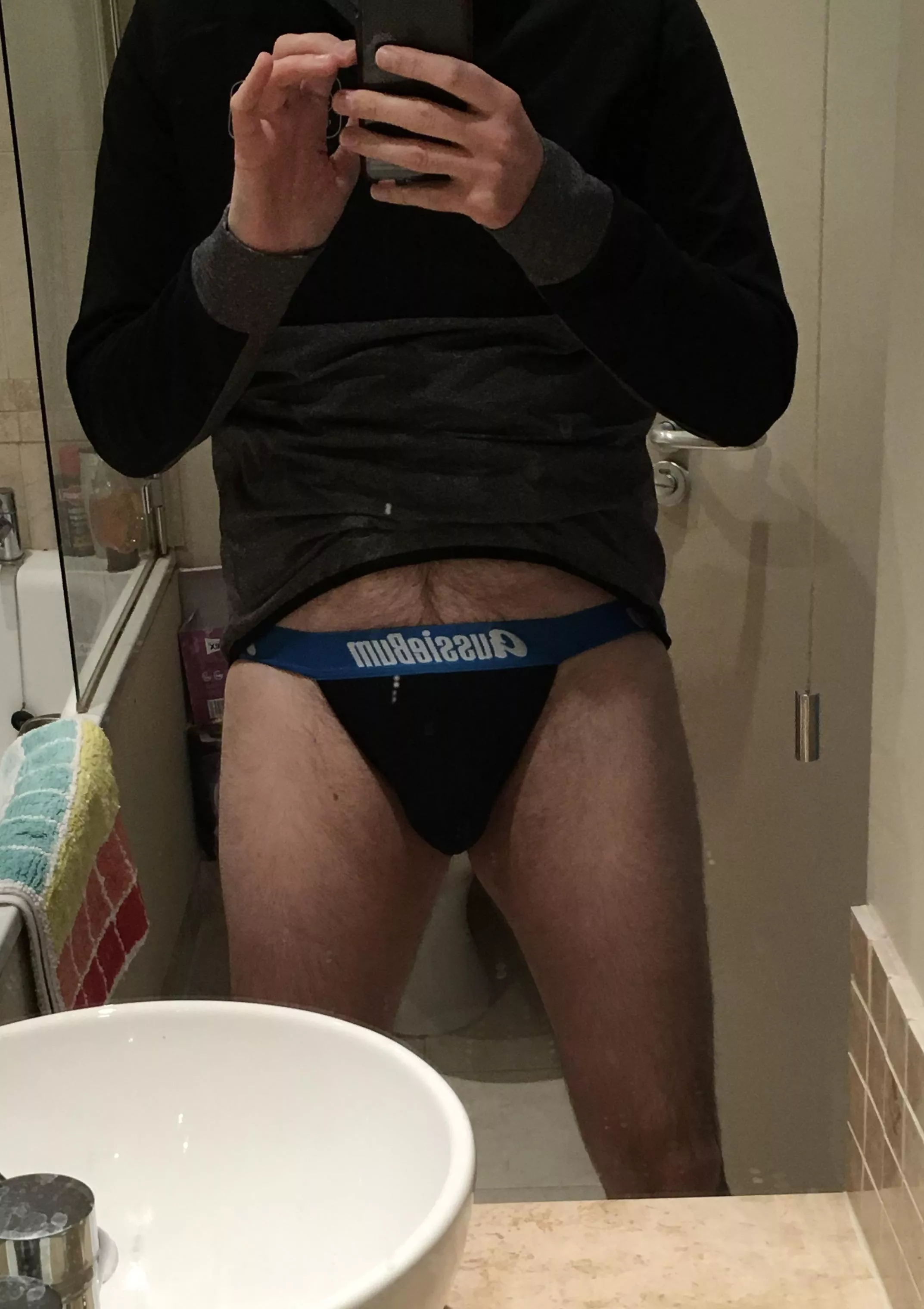 Miserable day here today. I probably should have worn something more substantial under my jeans while stood on the sidelines at rugby this morning. posted by Richardts220