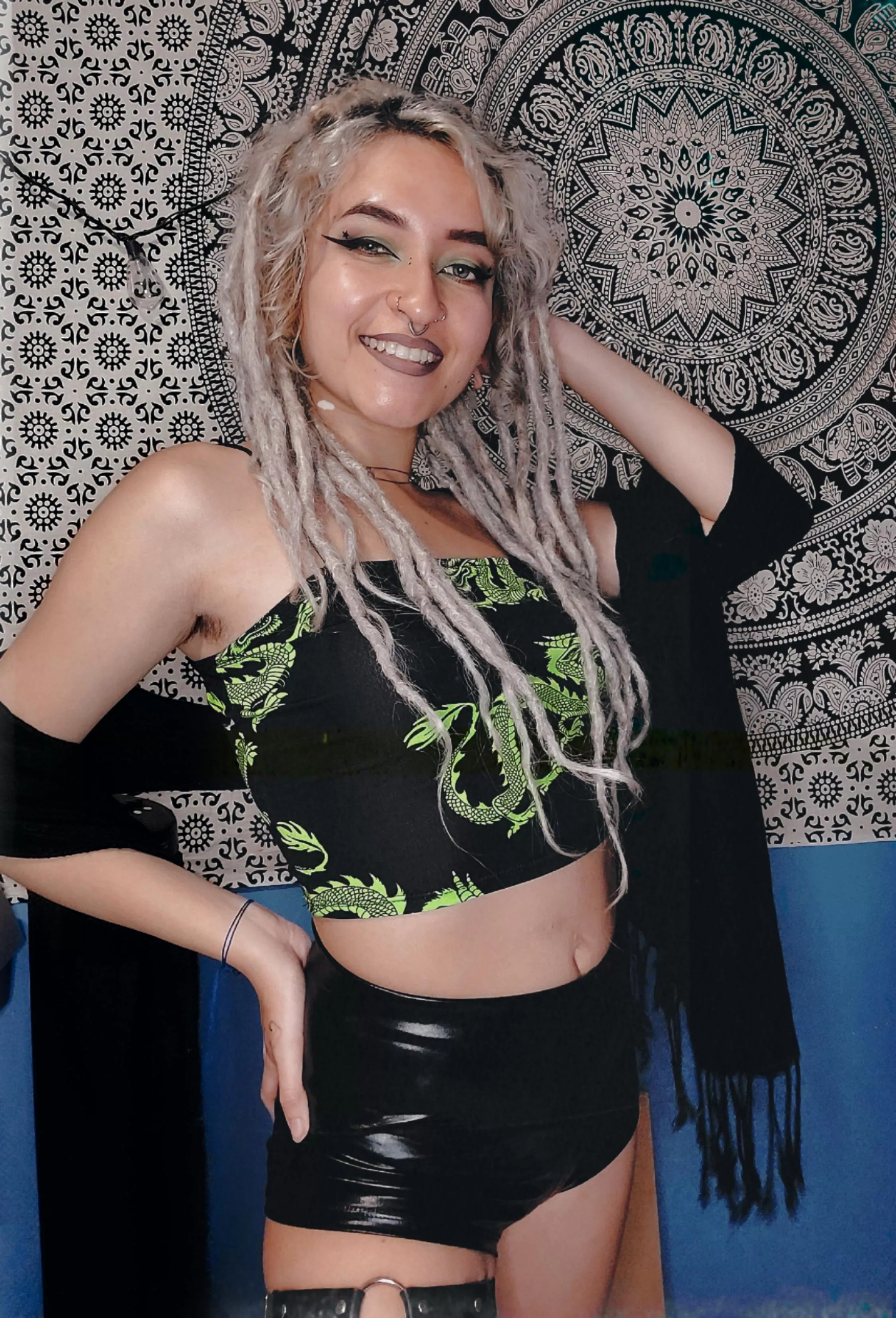 Miss raving, don't have any raves coming up :( posted by deathofvenusx