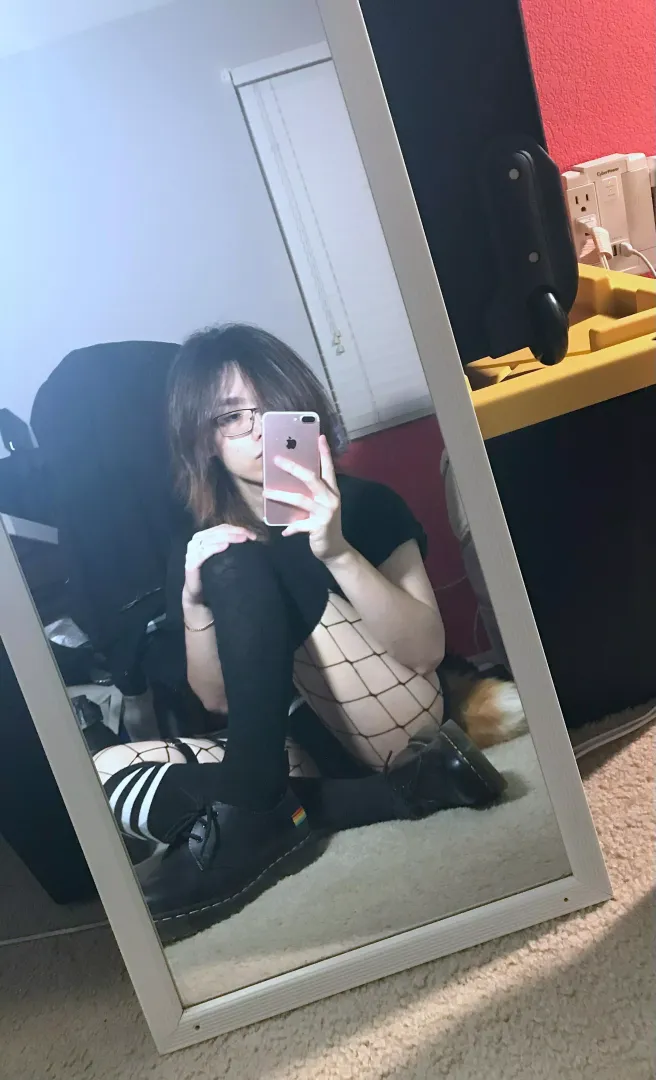 missed femboy friday, sorryyyy u_u posted by PM_KAYN_FEET