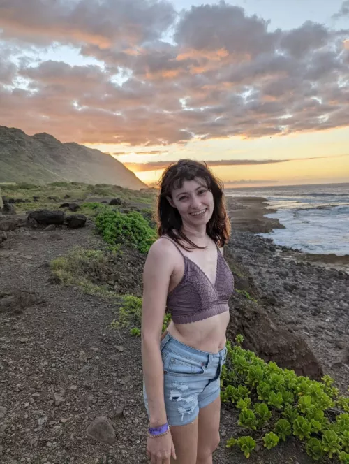 Missing this view and being able to wear crop tops everyday! by tanacake_cosplay