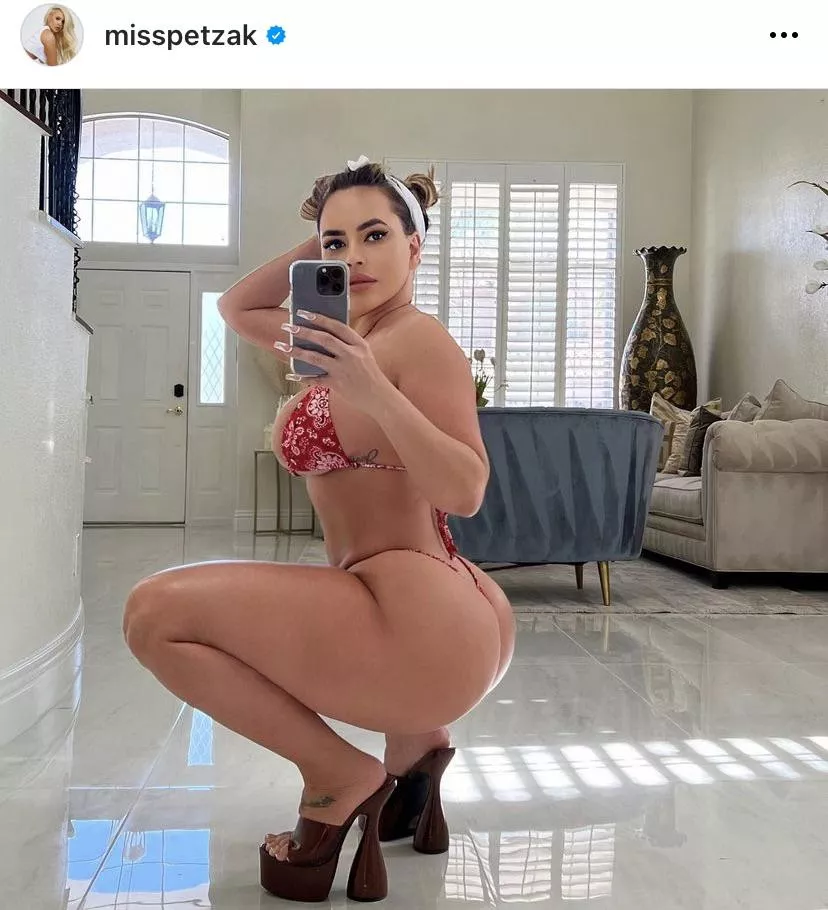 Misspetzak posted by erik33222