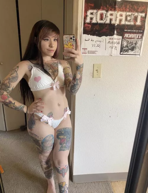 Mistress seek a submissive sissy newbie who’s ready to give up everything and be abuse and explored into bdsm lifestyle Snapchat: Goddessannie209 by mommyclara381