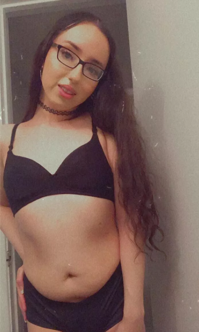 Mmm 😏 posted by LunaStClaire