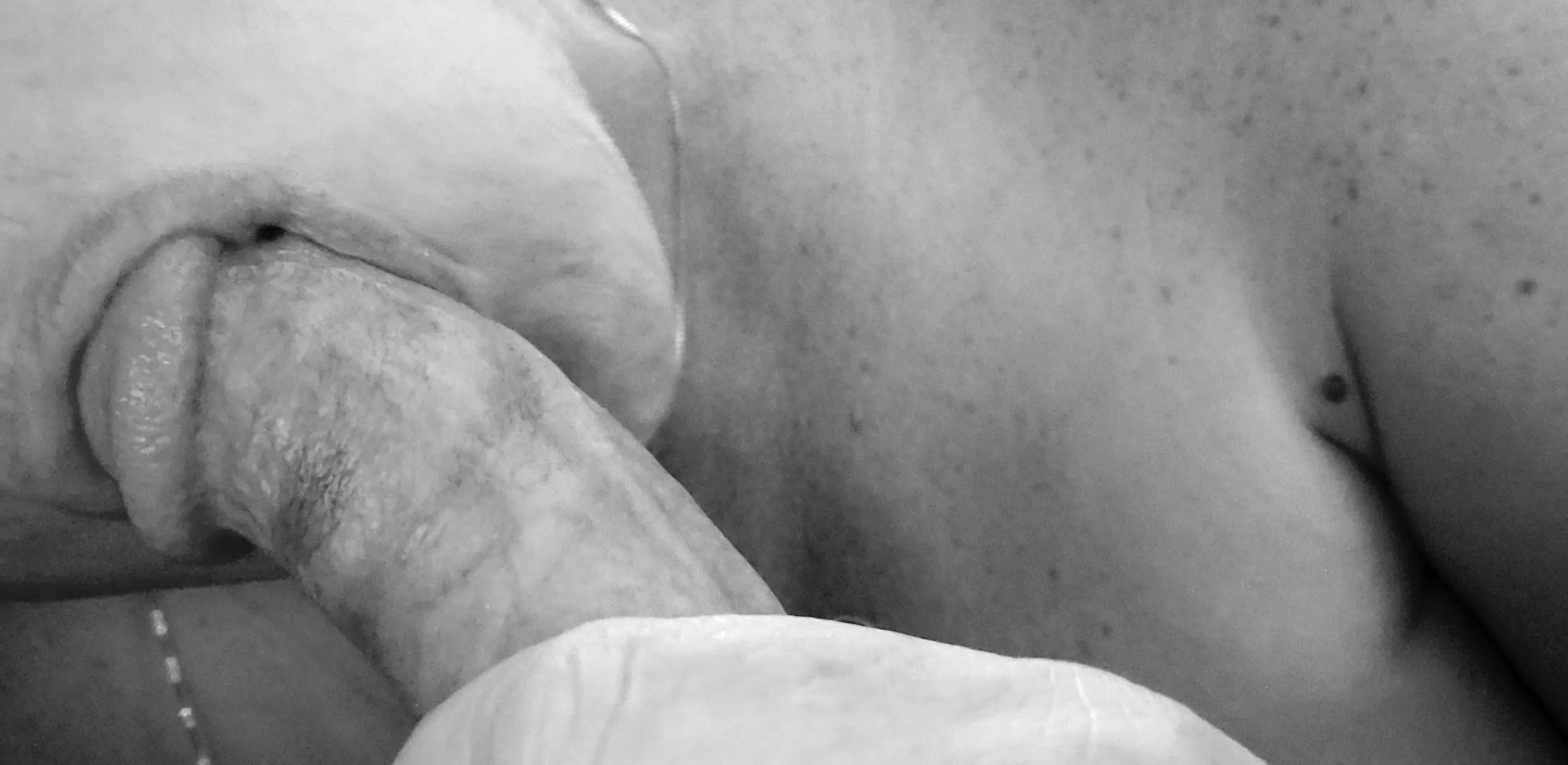 Mmmm I LOVE the way my sexy wife wakes me up on a Sunday morning!😈 posted by mysexywifeforme