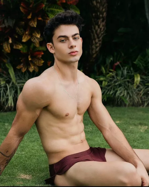 Model: Kendall...Agency: theone_agency...pic posted with permission from the photographer 📸 Jordan Ferreira by JaguarAccomplished15