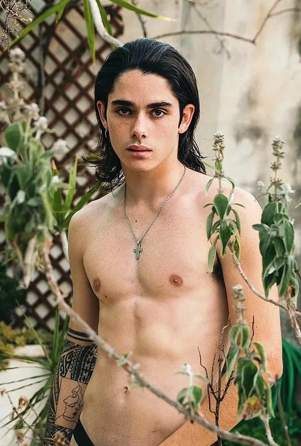 Model: Tiago...pic posted with permission from the photographer 📸 Jordan Ferreira posted by JaguarAccomplished15