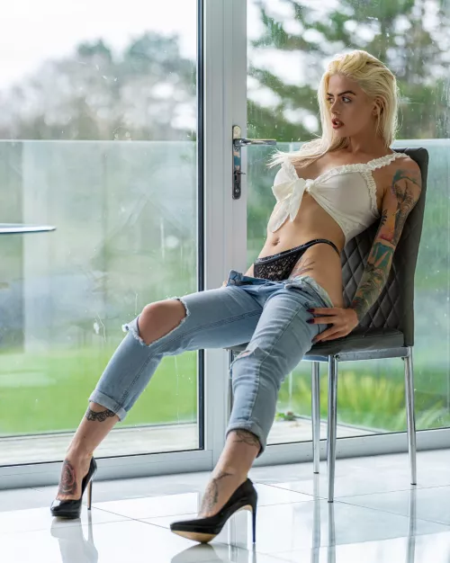 Models deserve millions 💴💴 don’t you agree? Heels from CalvinKlein by MistressRebecca21