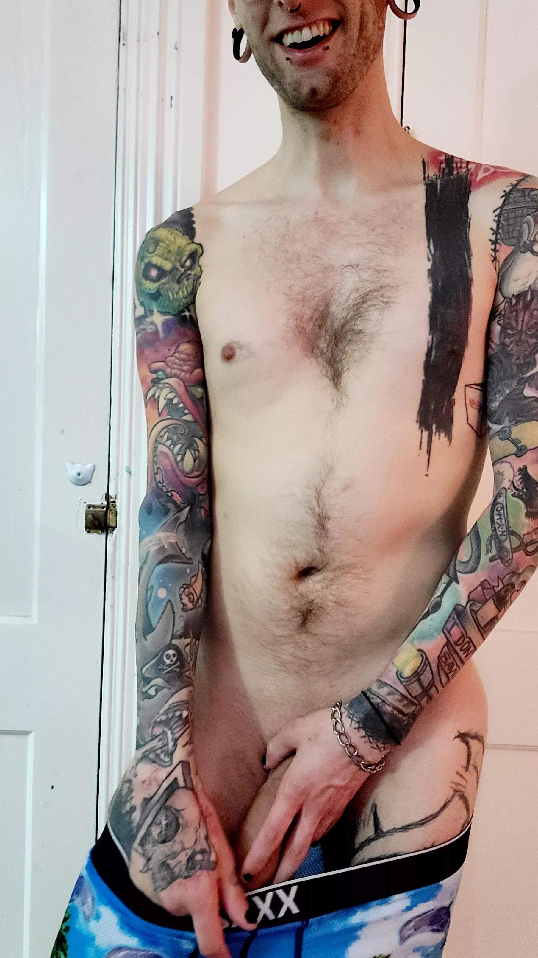 mods are asleep, updoot mediocre nudes 😋 posted by PastelMalice