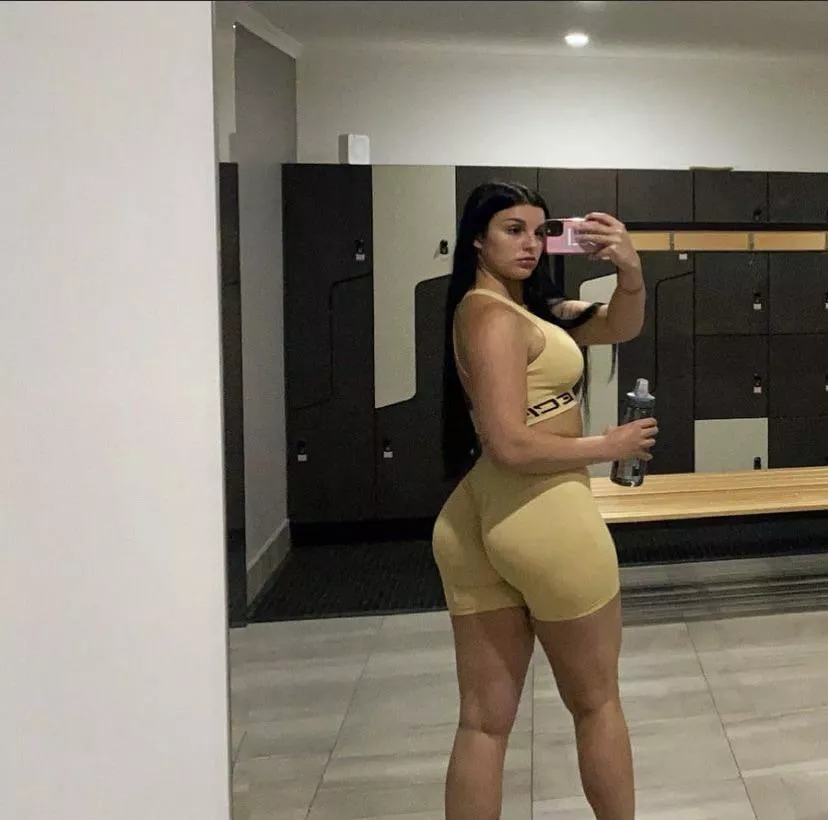 Molly.jenner posted by jackfearson88