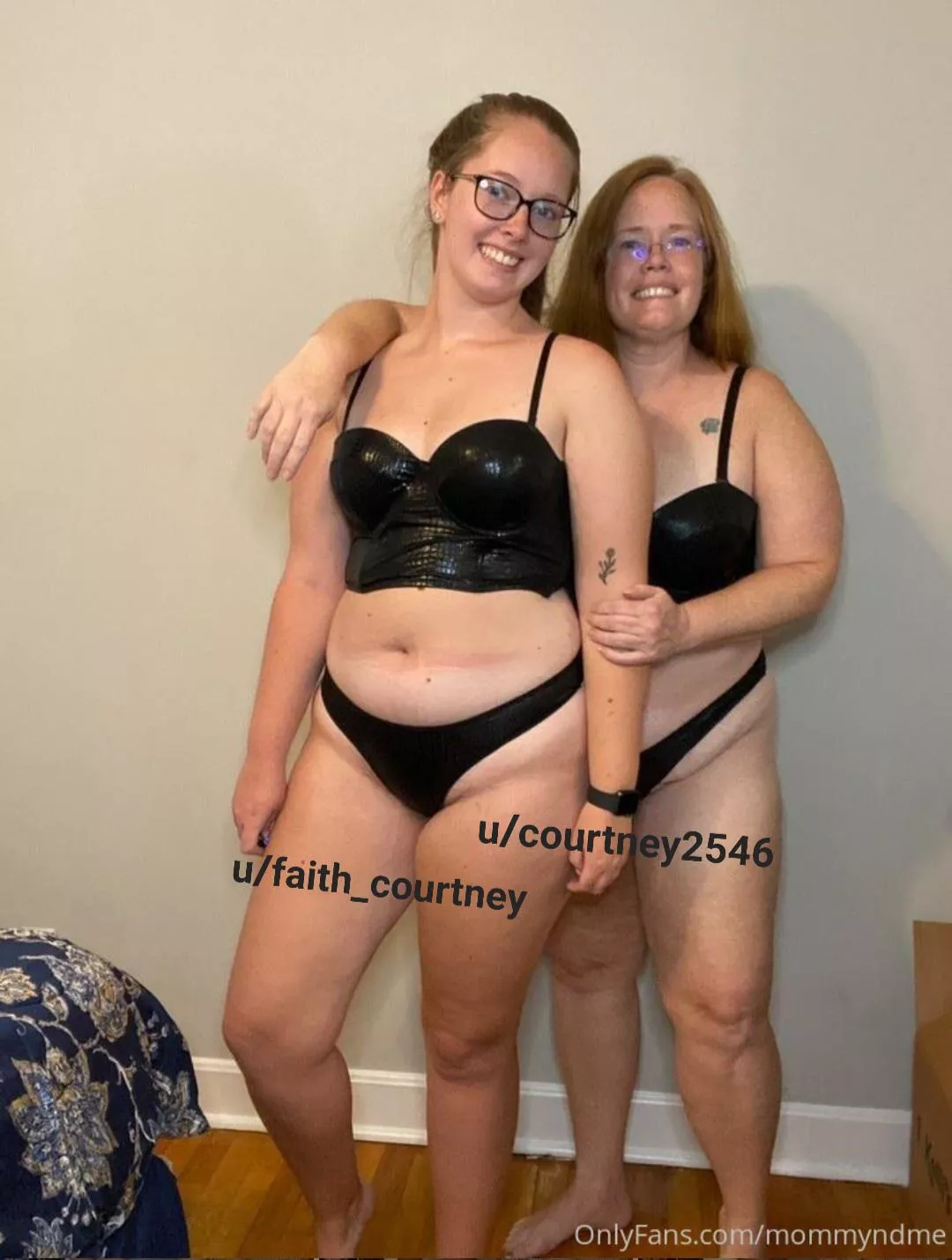 Mom 47 and daughter 21, Good morning 😘 posted by Courtney2546