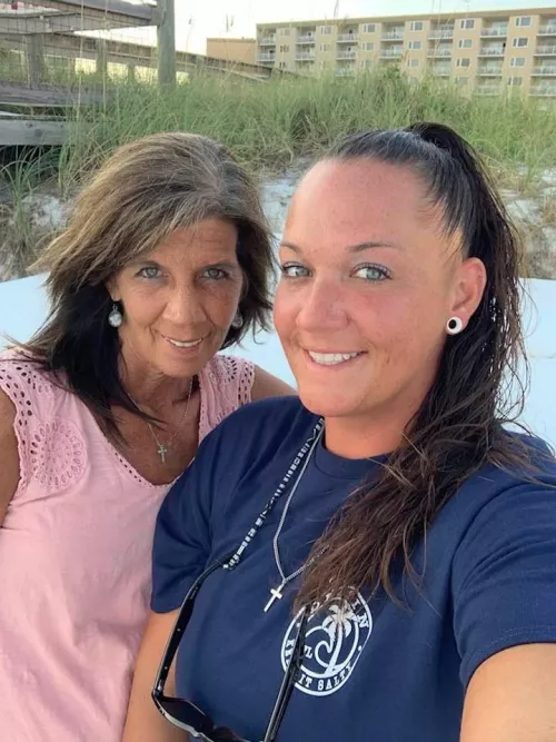 Mom and daughter by RubyFan89