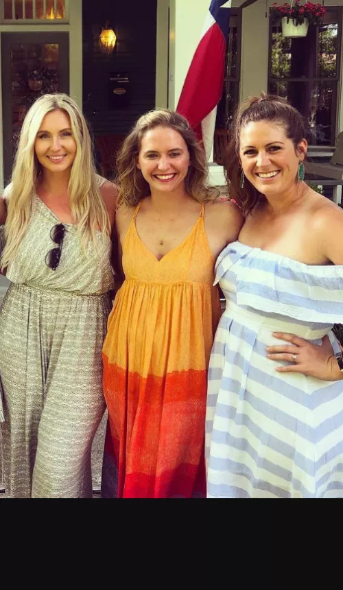 Mom dresses by Chaturbater1