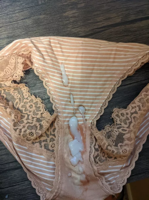 Mom makes me cum so much. by secretlyintothis