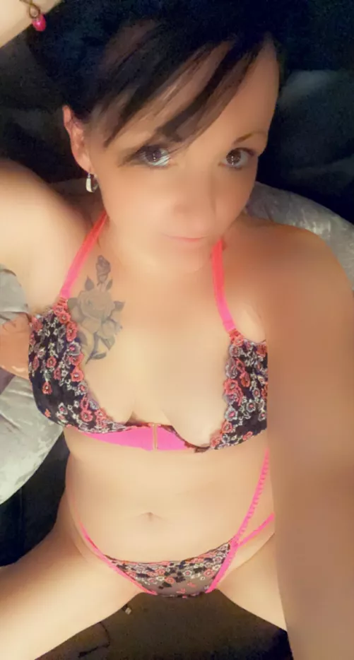 MoM of 2, 40 years old, self proclaimed cougar by Parking-Address3485