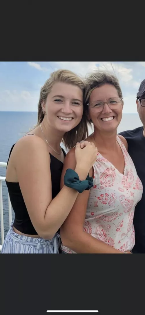 Mom or daughter? by sadamhuss