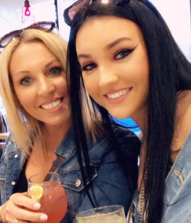 Mom vs Daughter - who wins? [2] posted by winlamp369