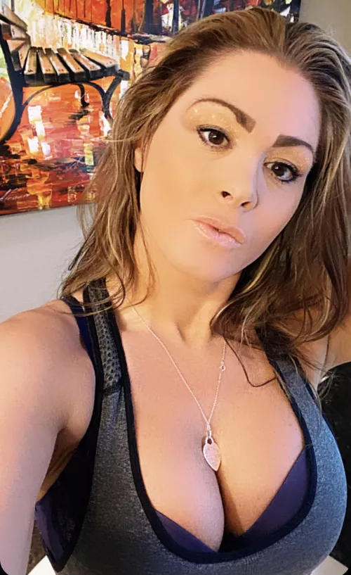 Momma loves cock between these. 39yo w 3 kids by melababe123