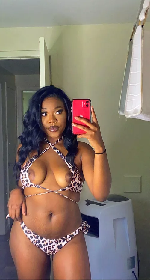 Mommy bikini bod by kokospuff